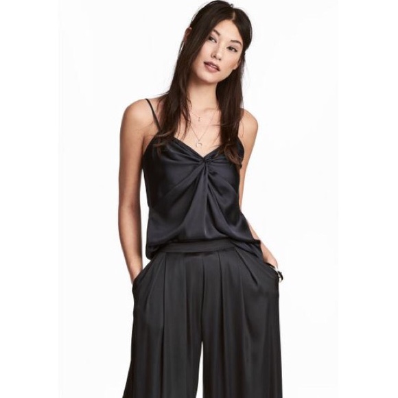 FREE with purchase over $30 🤩V-Neck Silky Tank Top Blouse - Picture 2 of 5